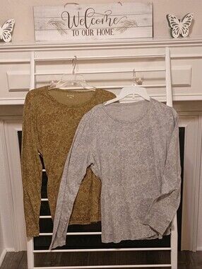 Women's Long-Sleeve Lightweight Crewneck Tops - Gray and Green